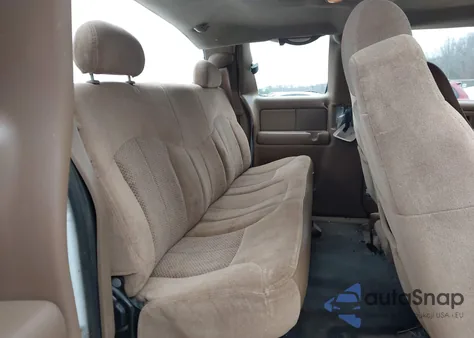 2000 Chevrolet Silverado 2500 Ls из США, поврежденный, VIN 1GCGK29U5YE317569